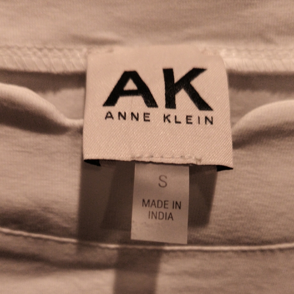 Anne Klein Classic White Scalloped Neckline Blouse Size Small